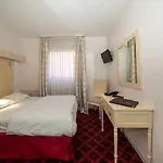Majestic Alsace - Strasbourg Nord Hotel