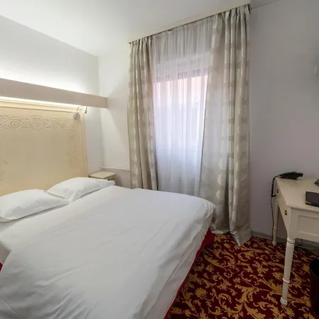 Hotel Majestic Alsace - Strasbourg Nord 2*