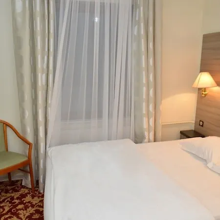 Majestic Alsace - Strasbourg Nord Hotel 2*