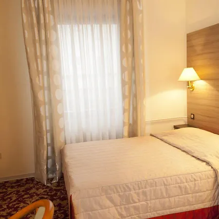 Majestic Alsace - Strasbourg Nord מלון 2*