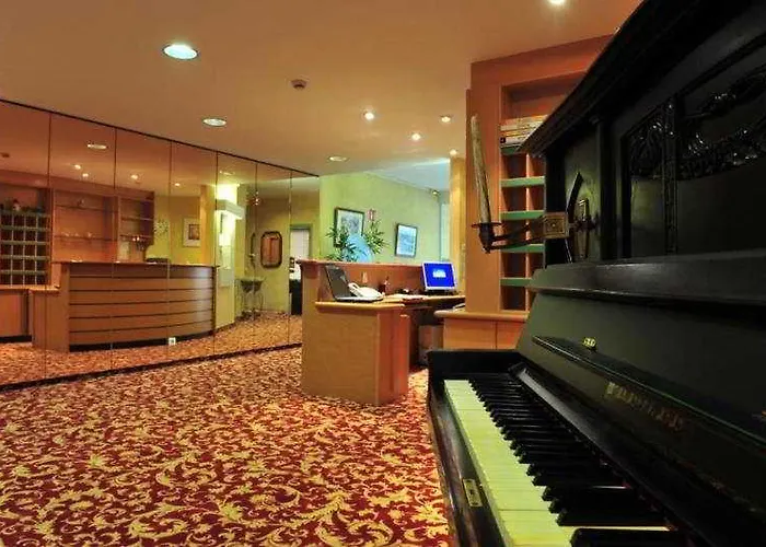 Hotel Majestic Alsace - Strasbourg Nord 2*