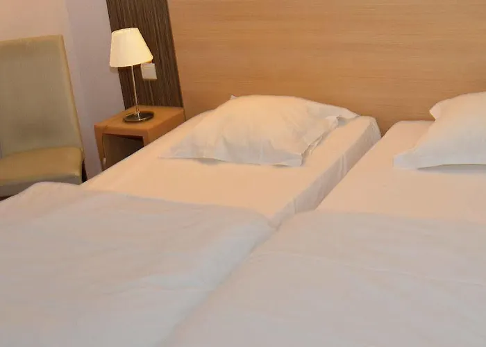 Majestic Alsace - Strasbourg Nord Hotel 2*